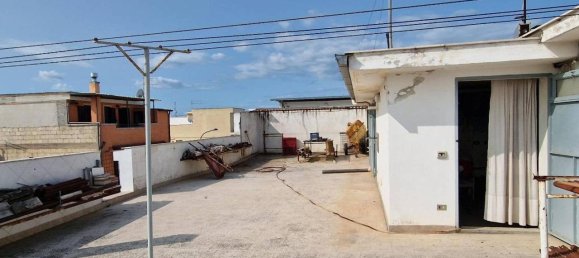 Дом с 5 комнатами в Сторнара, Италия № 92485 17