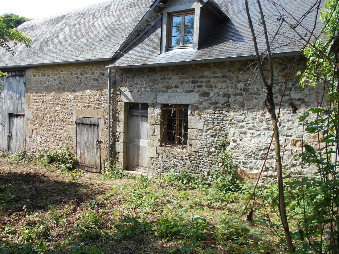 2 bedrooms Commercial property in Pre-en-Pail-Saint-Samson, France No. 1839