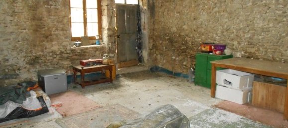 2 bedrooms Commercial property in Pre-en-Pail-Saint-Samson, France No. 1839 3