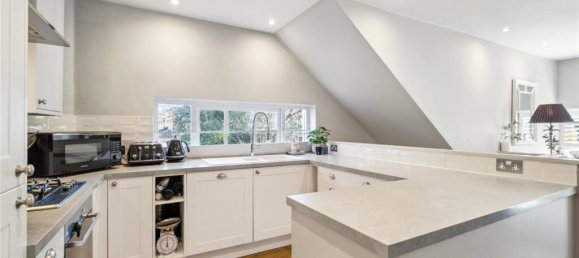 2 bedrooms Apartment in London, United Kingdom No. 5227 3