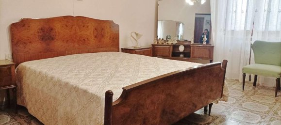 Apartamento de 4 habitaciónes en Trani, Italy No. 9142 10