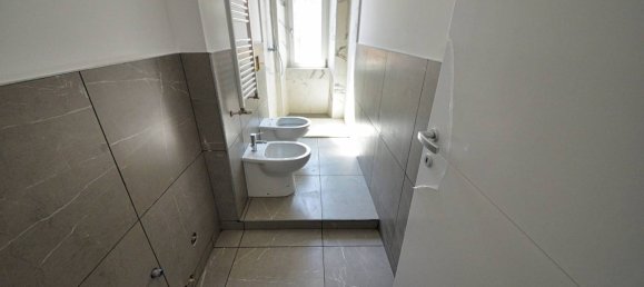 1 bedroom Apartment in Biassono, Italy No. 267014 8