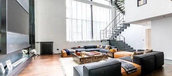 2 bedrooms Duplex in Paris, France No. 166240 3