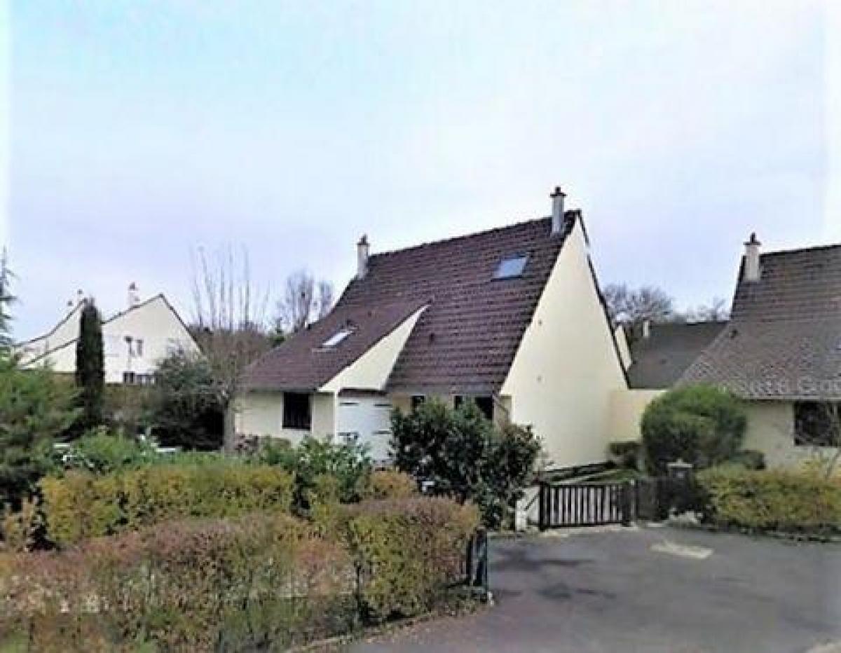 4 غرف نوم منزل في Breuillet, France رقم 24656
