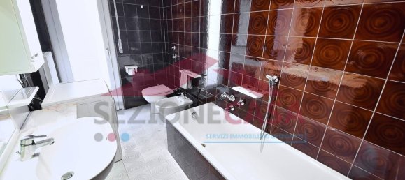 Apartamento de 3 divisões em Saronno, Italy N.º 109622 21