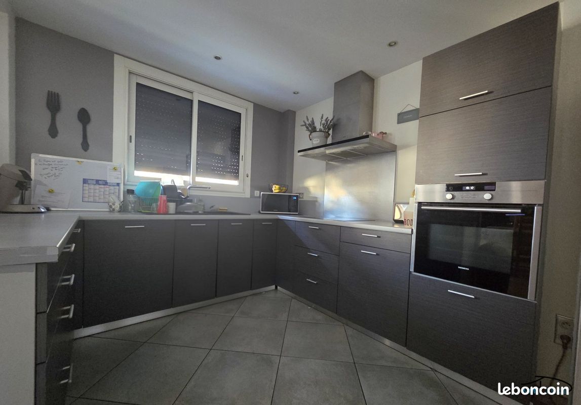 Apartamento de 3 dormitorios en Aveyron, France No. 285216