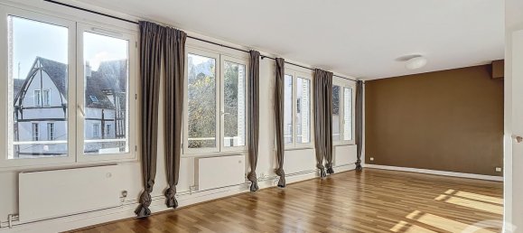 1 bedroom Apartment in Chartres, France No. 154139 2