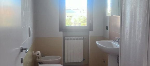 4 rooms Apartment in Altopascio, Italy No. 62865 14