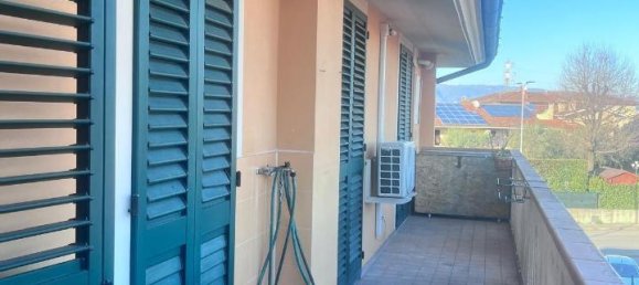 4 rooms Apartment in Altopascio, Italy No. 62865 3