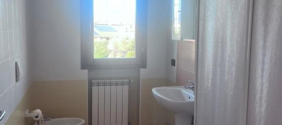 4 rooms Apartment in Altopascio, Italy No. 62865 11