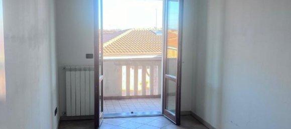 4 rooms Apartment in Altopascio, Italy No. 62865 8