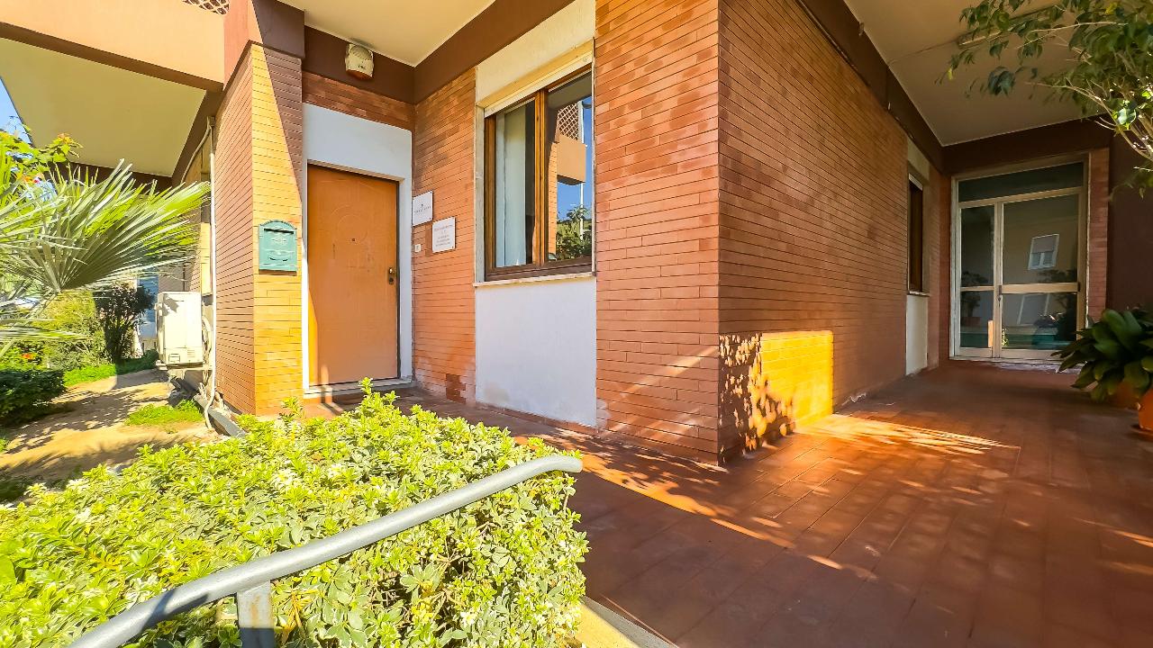 3 rooms Apartment in Cagliari, Italy No. 139631