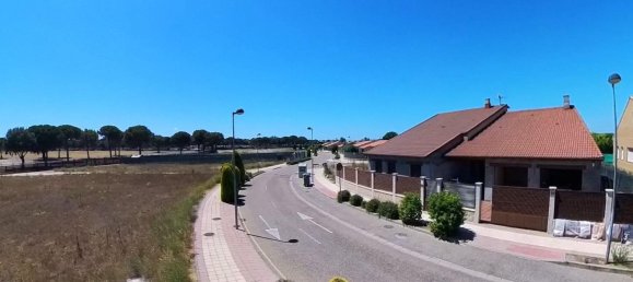 Terreno en Aldeamayor de San Martín, Spain No. 78160 2