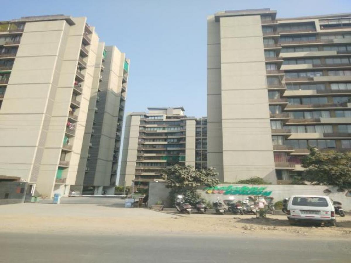 2 bedrooms House in Amdavad, India No. 7809