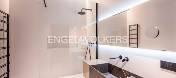 4 bedrooms Apartment in Parma, Italy No. 102906 10