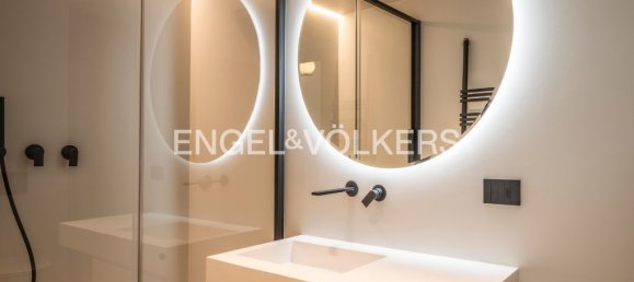 4 bedrooms Apartment in Parma, Italy No. 102906 12