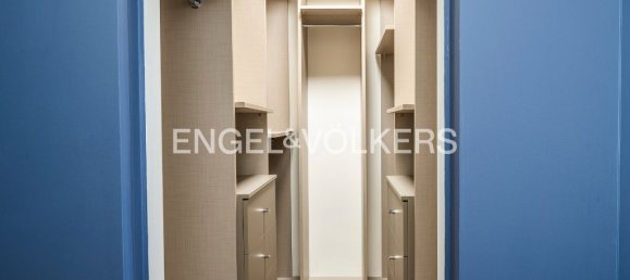 4 bedrooms Apartment in Parma, Italy No. 102906 9