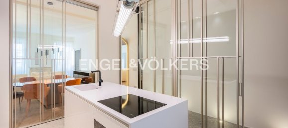 4 bedrooms Apartment in Parma, Italy No. 102906 6