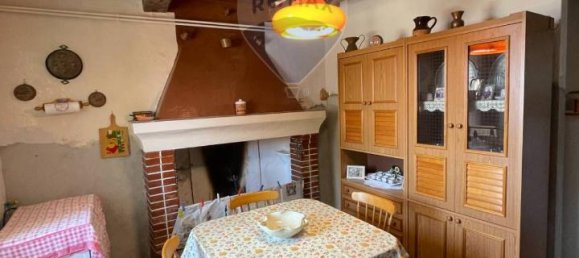 5 rooms Apartment in Poggio San Vicino, Italy No. 3013 2