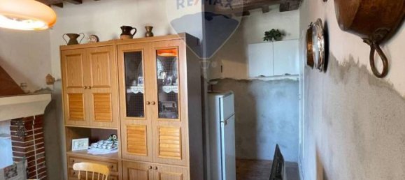5 rooms Apartment in Poggio San Vicino, Italy No. 3013 5