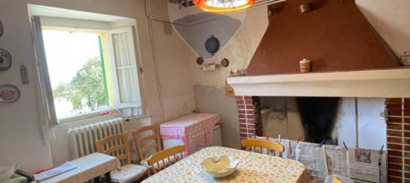 5 rooms Apartment in Poggio San Vicino, Italy No. 3013 4