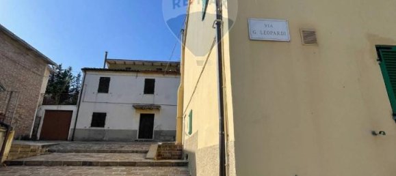 5 rooms Apartment in Poggio San Vicino, Italy No. 3013 37