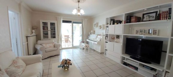 3 bedrooms House in Chelles, France No. 174278 44