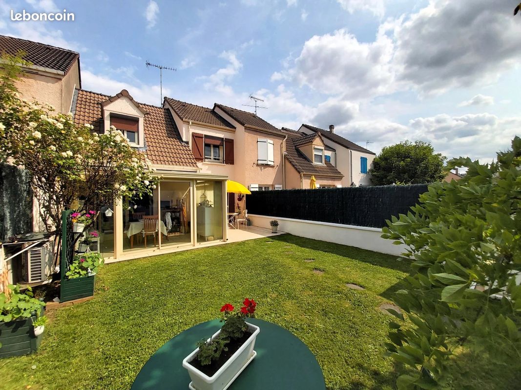 3 bedrooms House in Chelles, France No. 174278