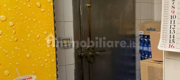 Коммерческая недвижимость с 1 комнатой в Рим, Италия № 198629 13