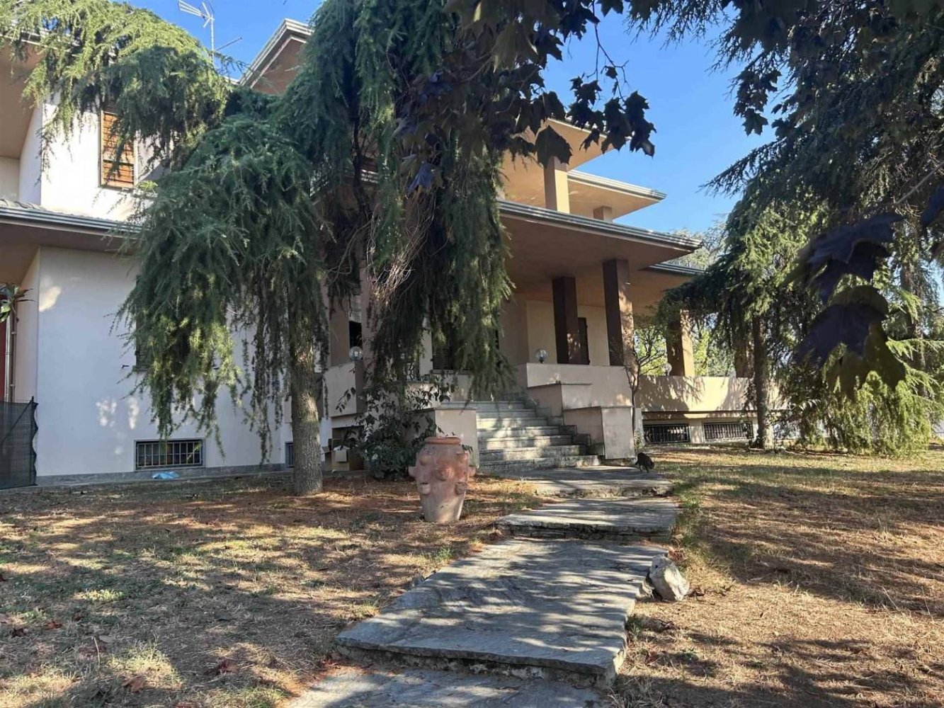 Villa de 5 dormitorios en San Giorgio Piacentino, Italy No. 219892