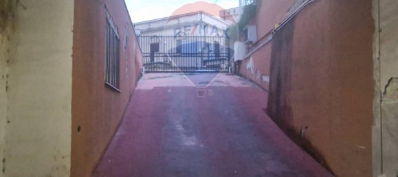 1-salle Garage à Palermo, Italy No. 167342 12