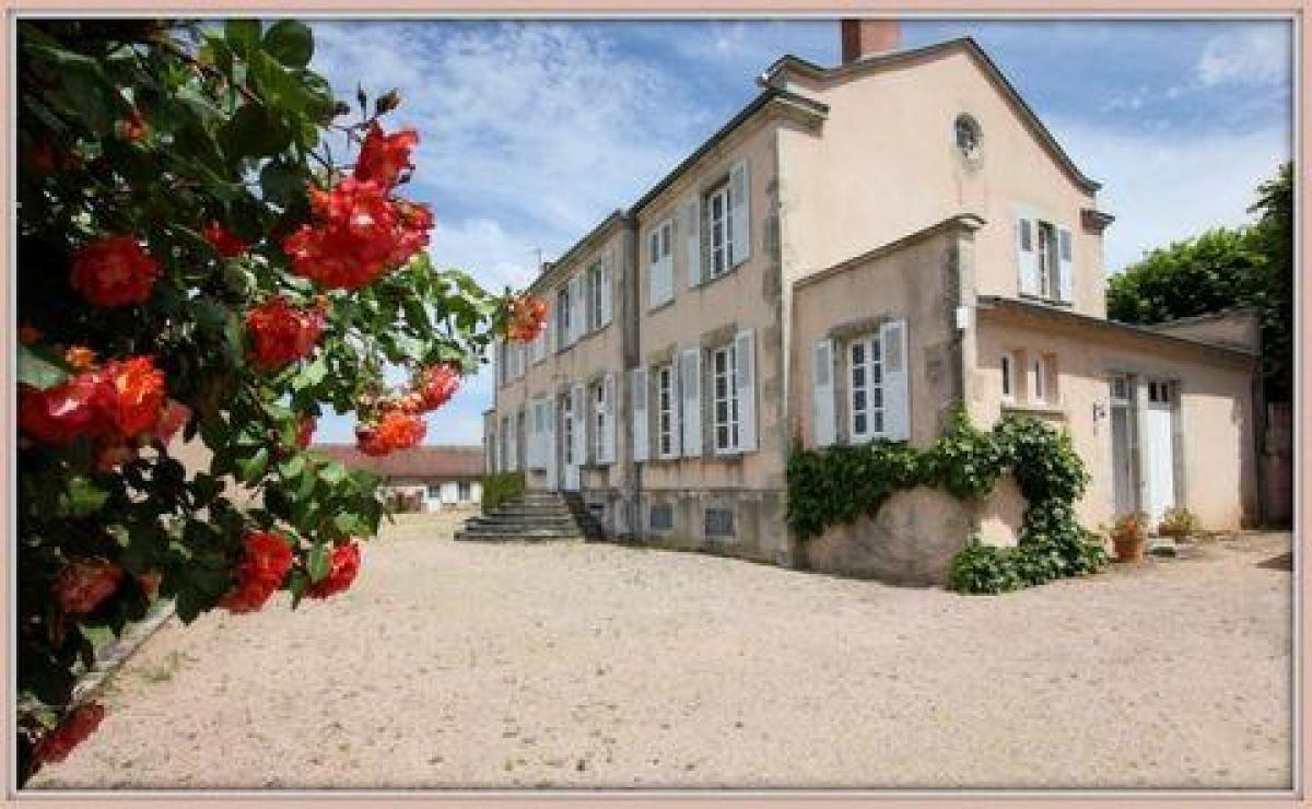 10 bedrooms House in Vichy, France No. 10712