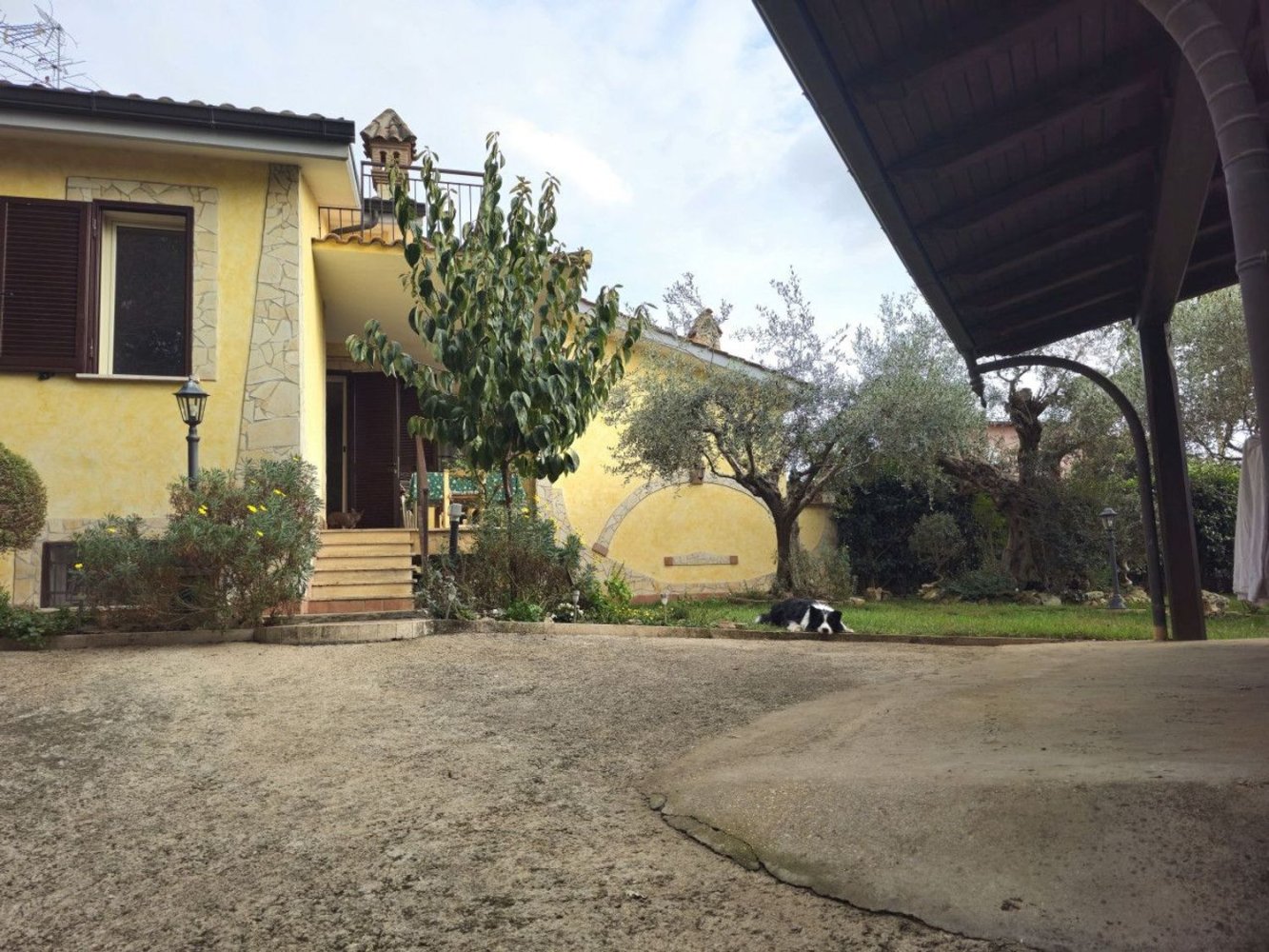 5 rooms Villa in Rome, Italy No. 133132
