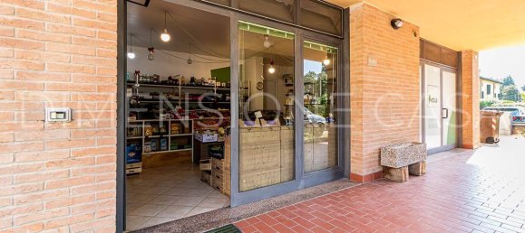 2 rooms Commercial property in Carpi, Italy No. 224036 6