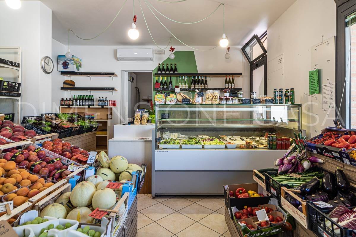 2 rooms Commercial property in Carpi, Italy No. 224036