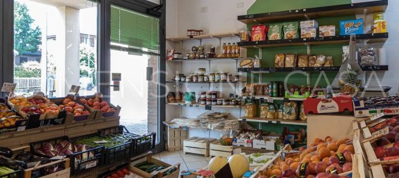 2 rooms Commercial property in Carpi, Italy No. 224036 5