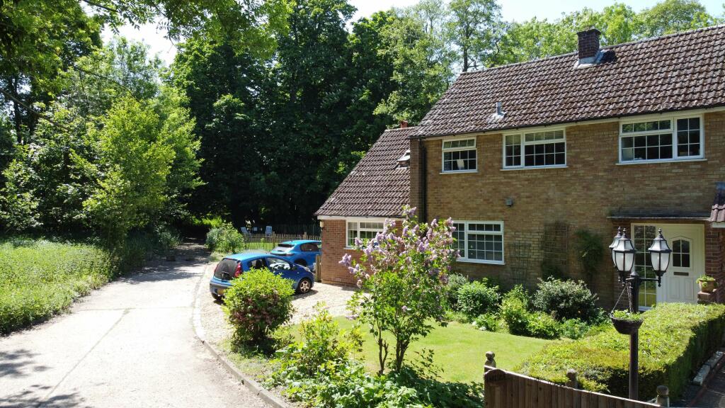 4 bedrooms House in Marlow, United Kingdom No. 13769