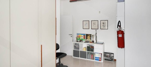 Oficina de 3 habitaciónes en Parabiago, Italy No. 22030 15