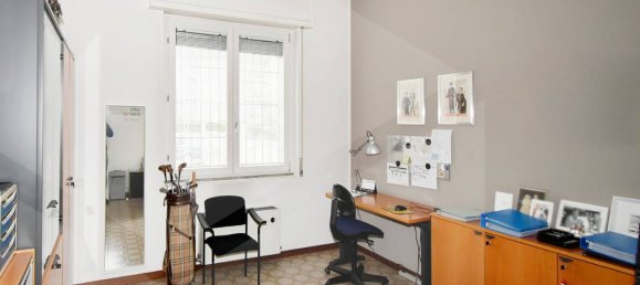 Oficina de 3 habitaciónes en Parabiago, Italy No. 22030 11