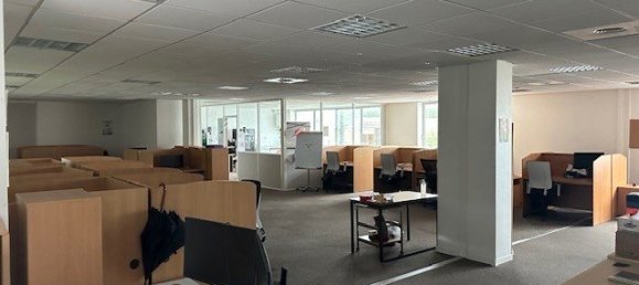 460m² Office in Anzin, France No. 241091 4