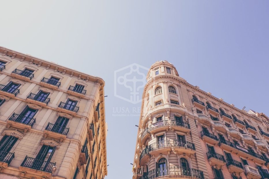 Gewerbliche Immobilie in Barcelona, Spain 1605m², Nr. 11360