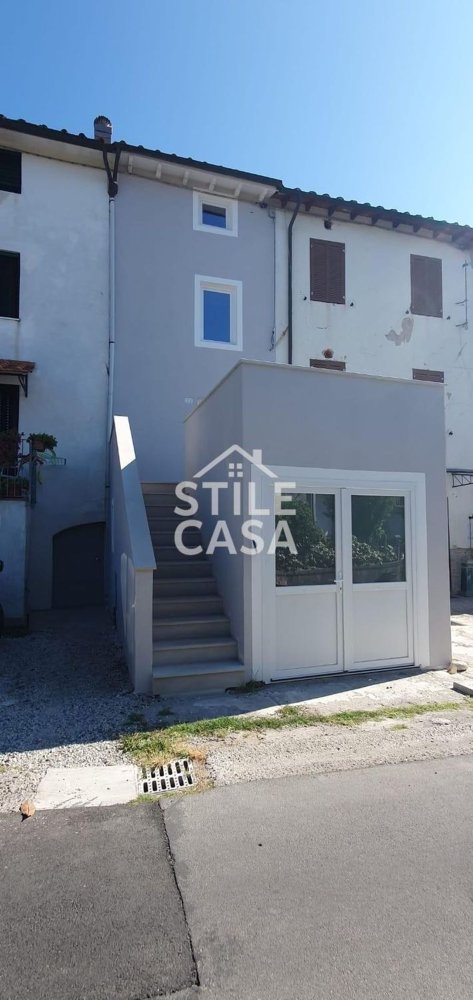 4 rooms House in Lucca, Italy No. 280047