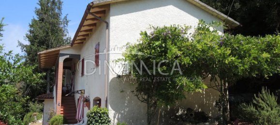 Дом с 9 комнатами в Монтополи ин Валь д’Арно, Италия № 227414 13