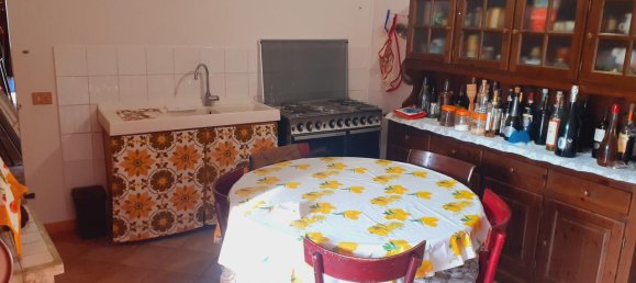 Дом с 9 комнатами в Монтополи ин Валь д’Арно, Италия № 227414 25