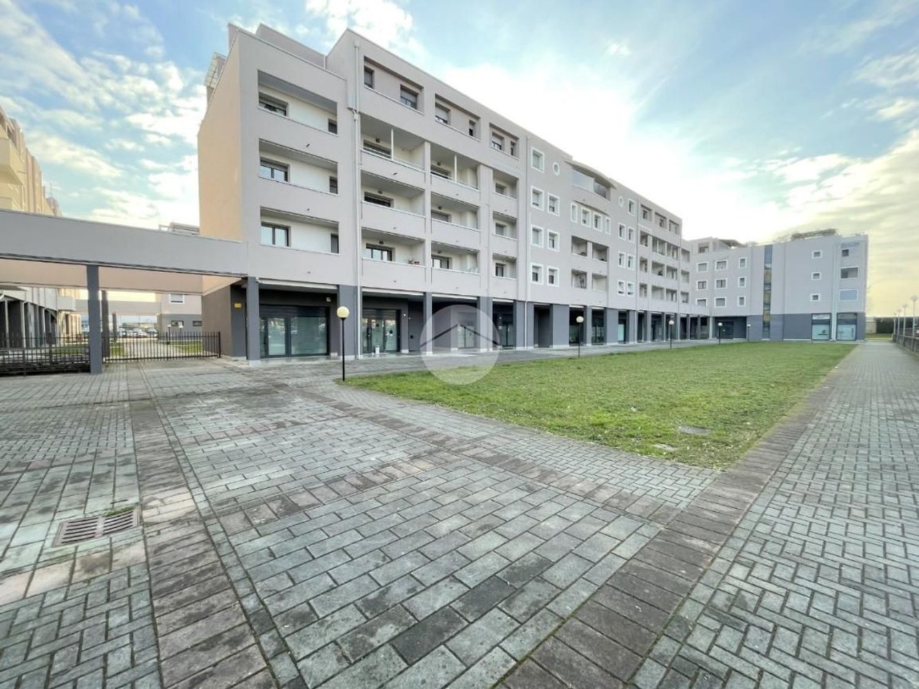 Propriété commerciale à Brescia, Italy 50m² No. 212559