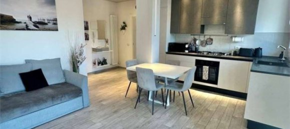 2 bedrooms Apartment in Modena, Italy No. 262845 2