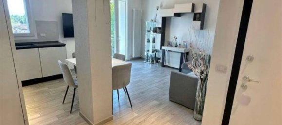 2 bedrooms Apartment in Modena, Italy No. 262845 4