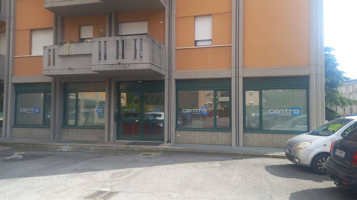 4غرفة عقار تجاري في Brescia, Italy رقم 112954