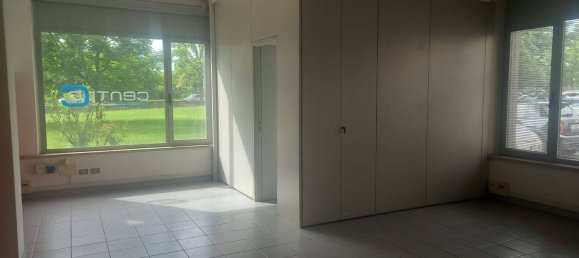 4غرفة عقار تجاري في Brescia, Italy رقم 112954 8