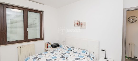 Квартира с 3 комнатами в Таваццано кон Виллавеско, Италия № 120148 7